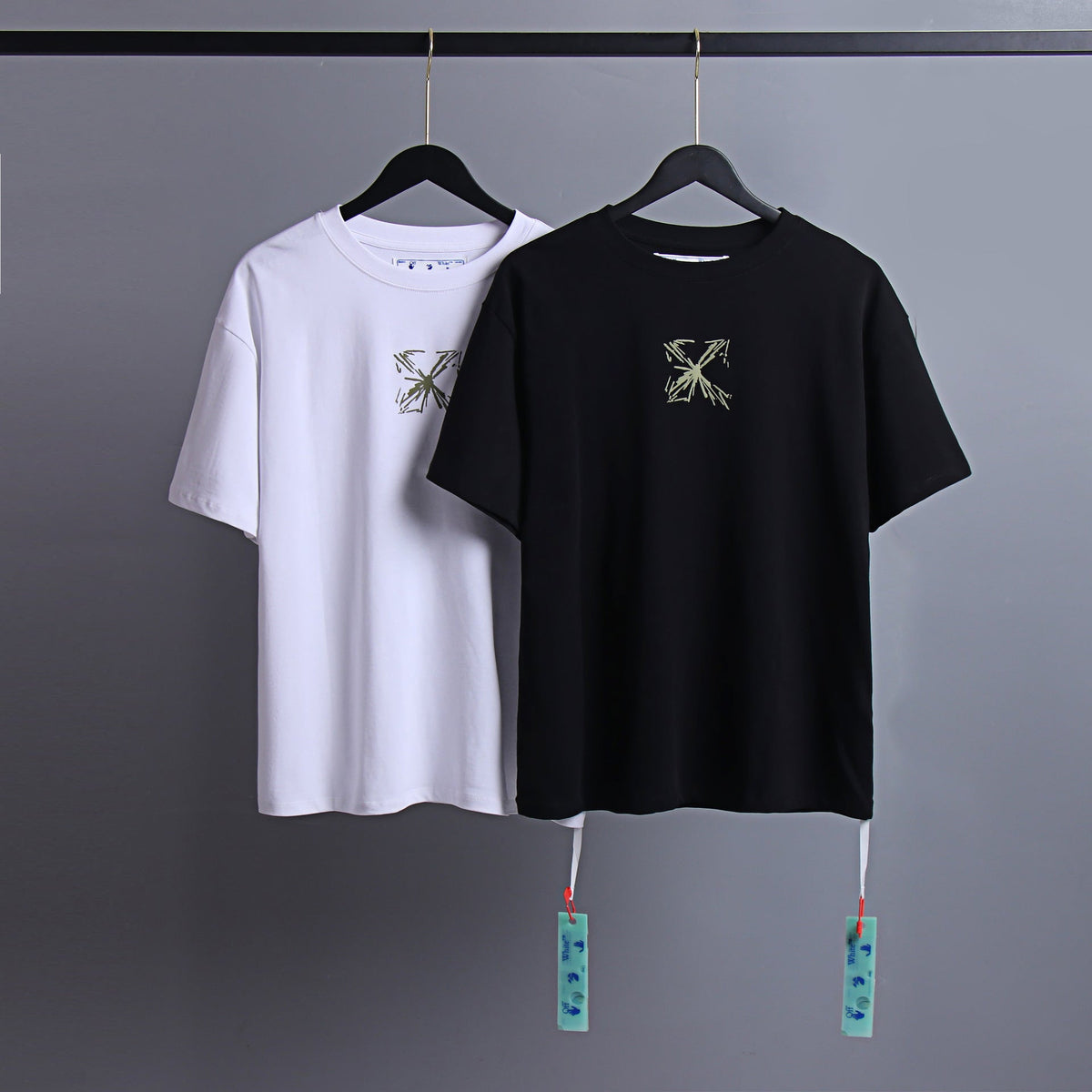 OFF-WHITE "WHT" Brushstroke Arrow Graphic T-Shirt