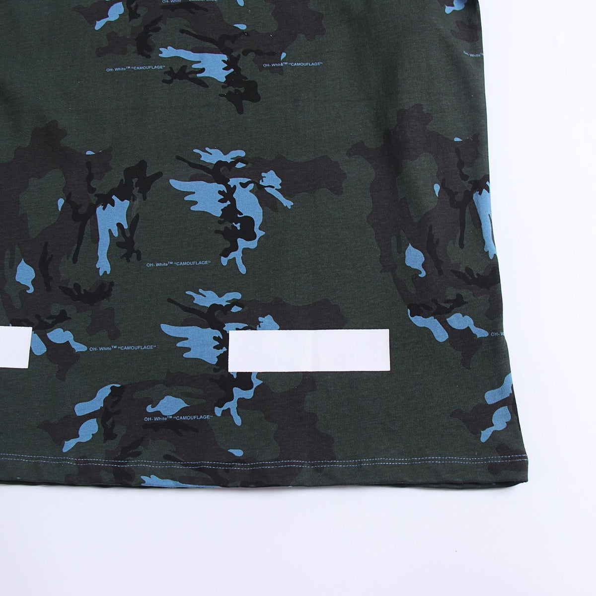 OFF-WHITE "Seeing Things" Camo Arrow Graphic T-Shirt