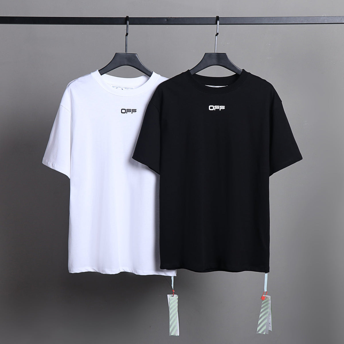 OFF-WHITE™ Spring-Summer Mens Collection Graphic T-Shirt