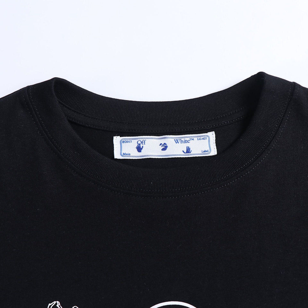 OFF-WHITE c/o Virgil Abloh™ Badge Graphic T-Shirt