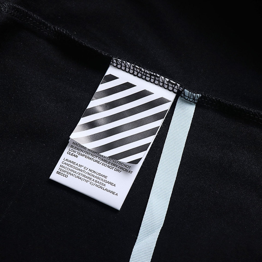 OFF-WHITE Spray Paint Arrow Graphic T-Shirt