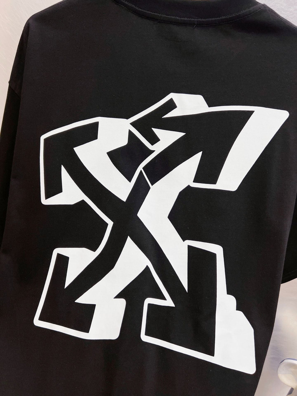 Off-White Arrow Print T-Shirt — Grey / White / Black